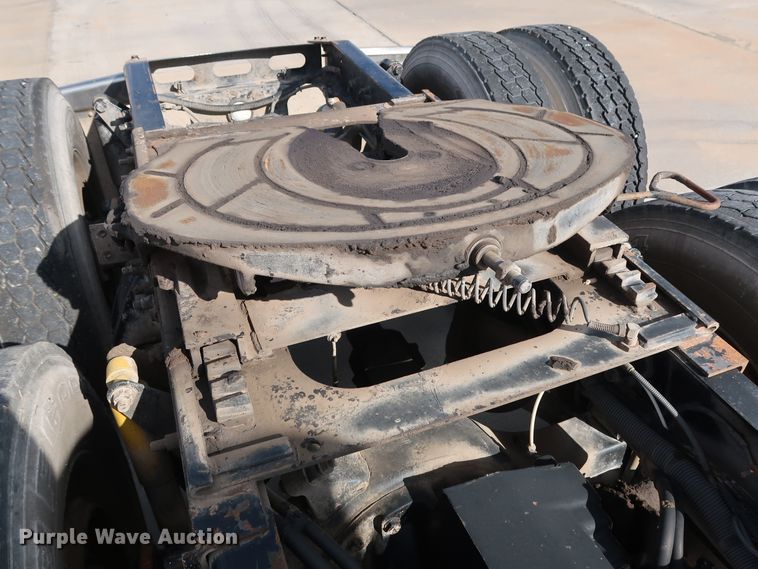 image for item DG7008 2008 Freightliner FLD semi truck