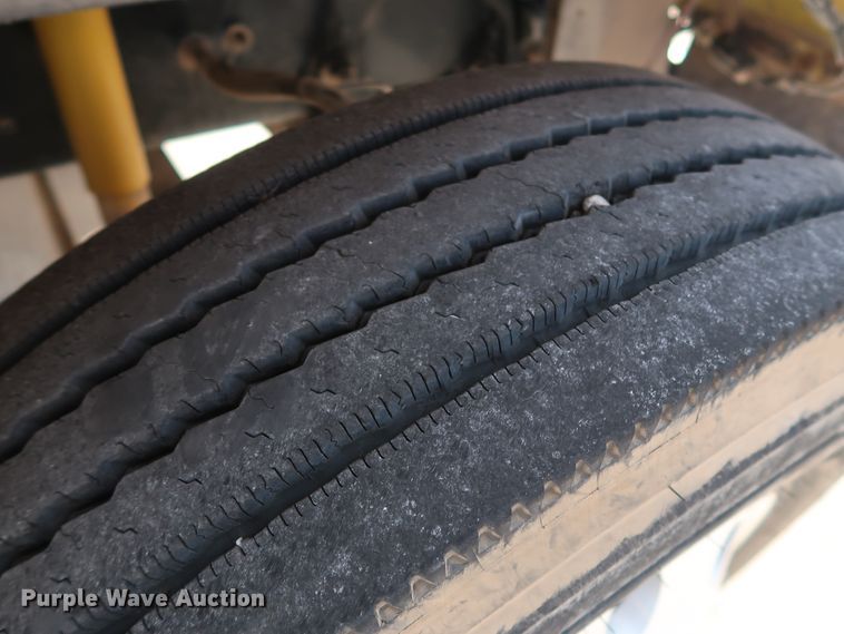 image for item DG7008 2008 Freightliner FLD semi truck