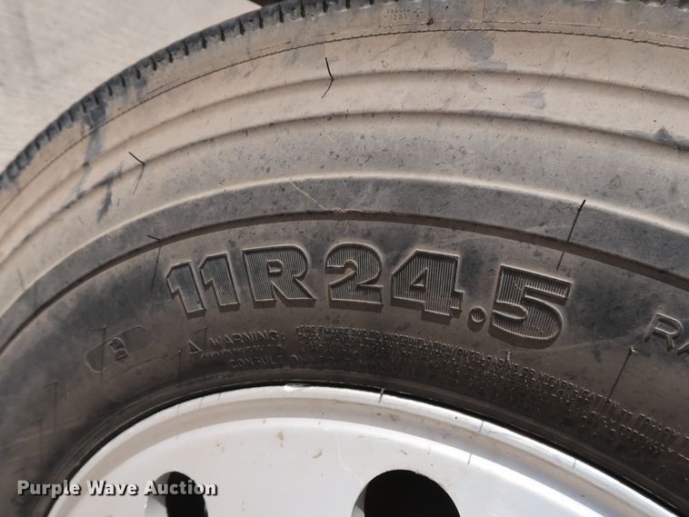 image for item DG7008 2008 Freightliner FLD semi truck