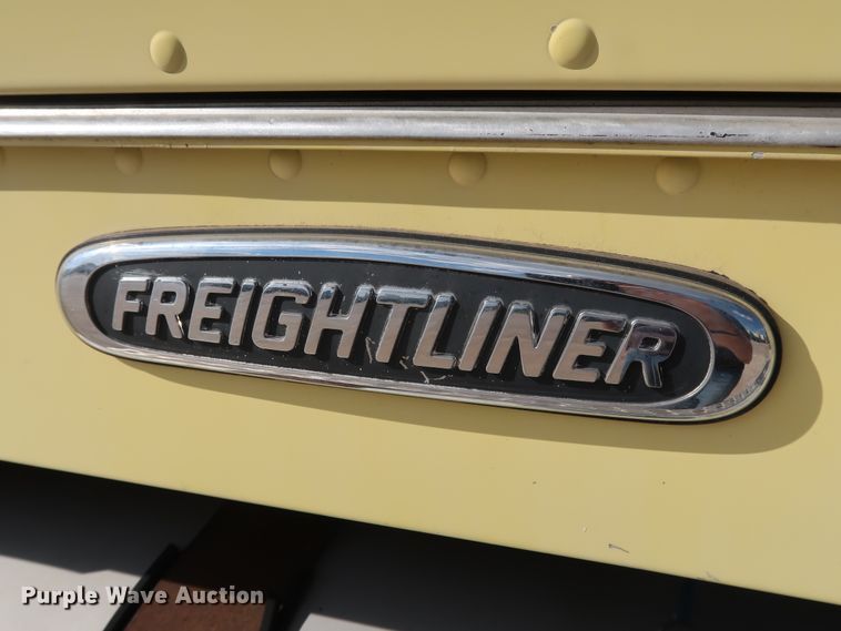 image for item DG7008 2008 Freightliner FLD semi truck