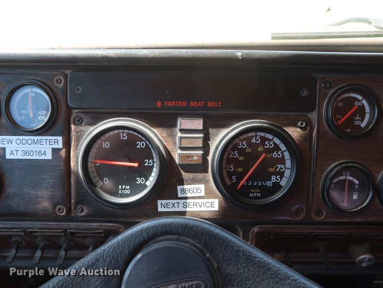 image for item DG7009 1996 Freightliner FLD semi truck