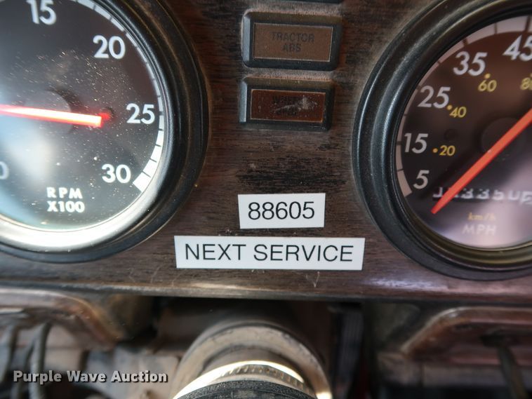 image for item DG7009 1996 Freightliner FLD semi truck