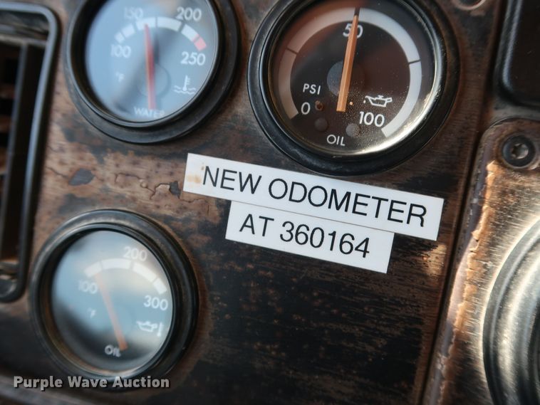 image for item DG7009 1996 Freightliner FLD semi truck