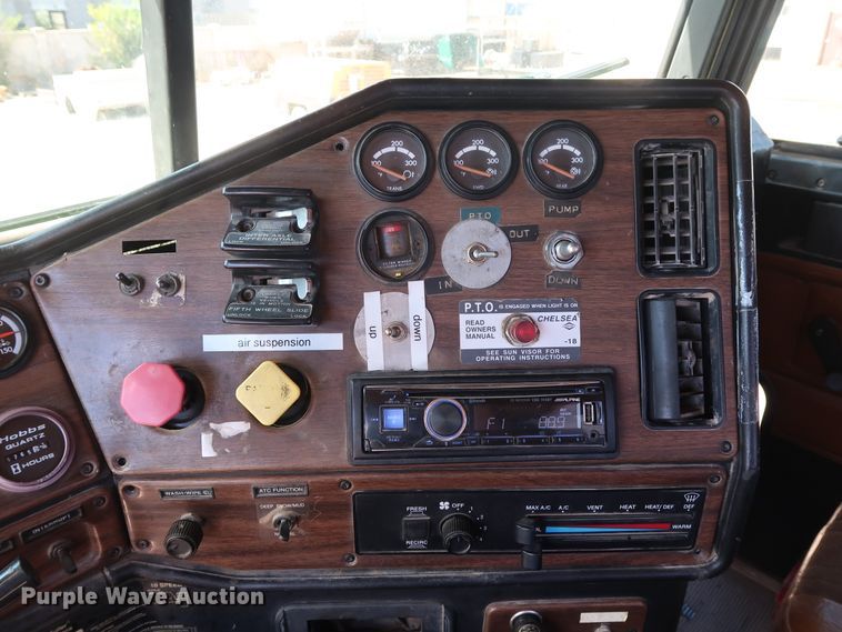 image for item DG7009 1996 Freightliner FLD semi truck