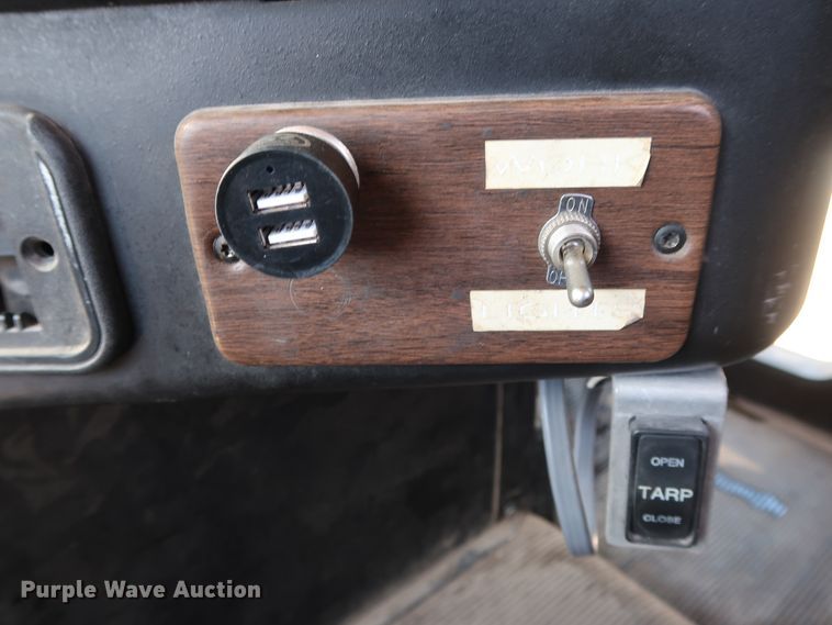 image for item DG7009 1996 Freightliner FLD semi truck