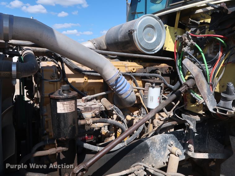 image for item DG7009 1996 Freightliner FLD semi truck