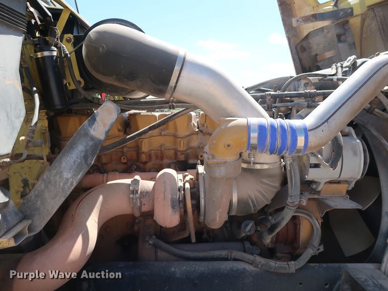 image for item DG7009 1996 Freightliner FLD semi truck