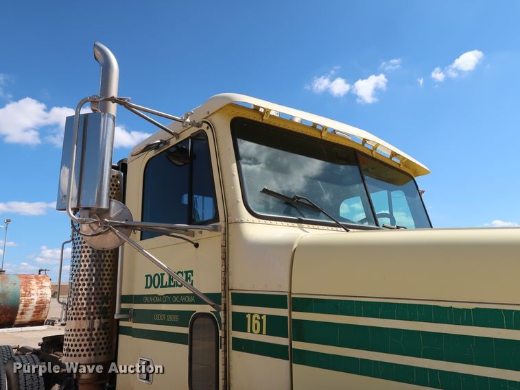 image for item DG7009 1996 Freightliner FLD semi truck