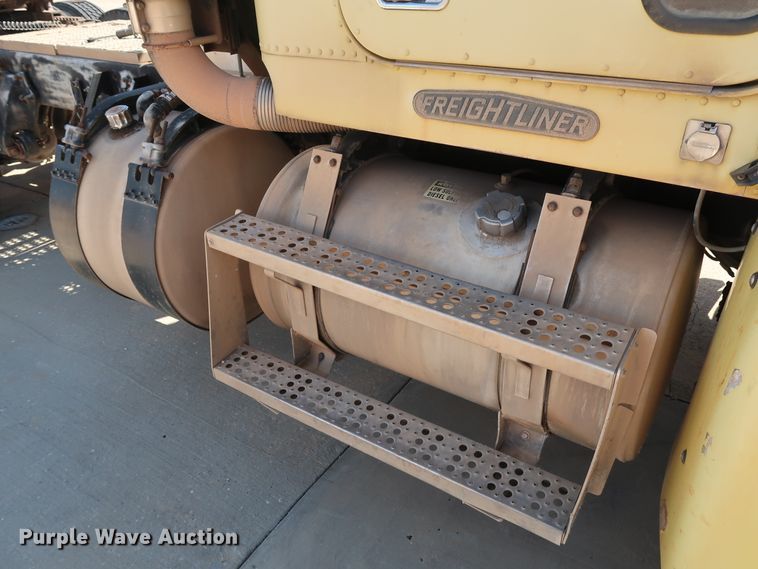 image for item DG7009 1996 Freightliner FLD semi truck