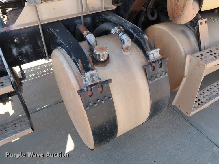 image for item DG7009 1996 Freightliner FLD semi truck