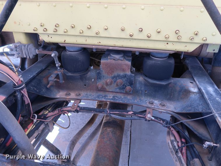 image for item DG7009 1996 Freightliner FLD semi truck