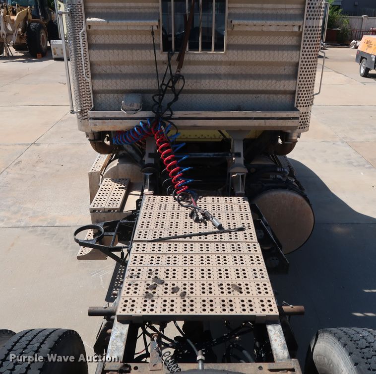 image for item DG7009 1996 Freightliner FLD semi truck