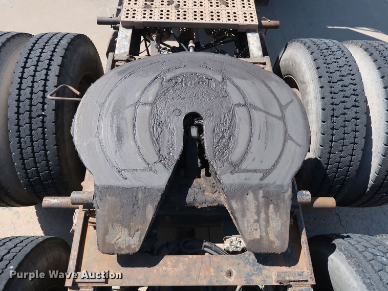 image for item DG7009 1996 Freightliner FLD semi truck