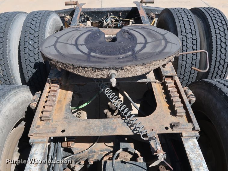 image for item DG7009 1996 Freightliner FLD semi truck