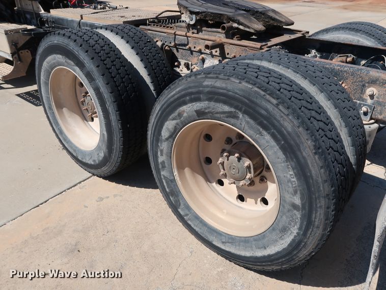 image for item DG7009 1996 Freightliner FLD semi truck