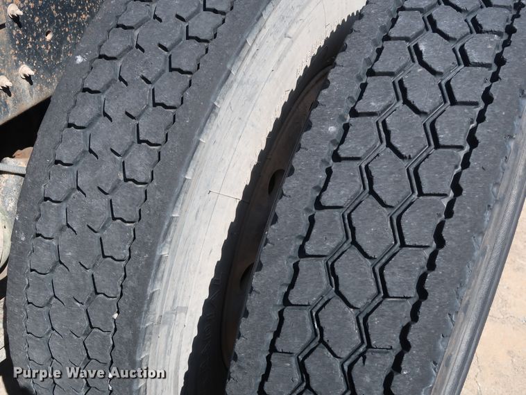 image for item DG7009 1996 Freightliner FLD semi truck