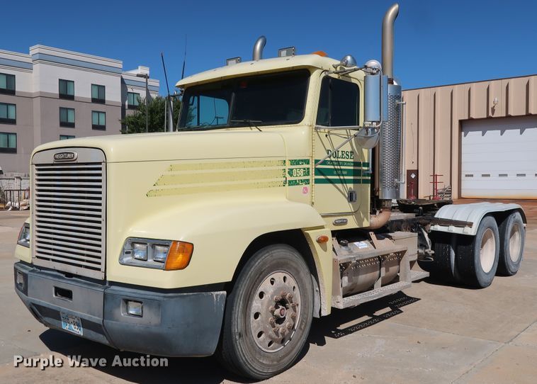 image for item DG7010 2002 Freightliner FLD semi truck