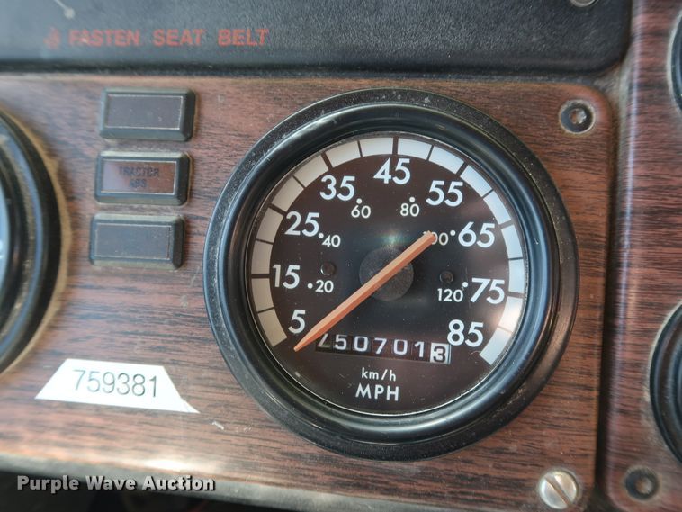 image for item DG7010 2002 Freightliner FLD semi truck