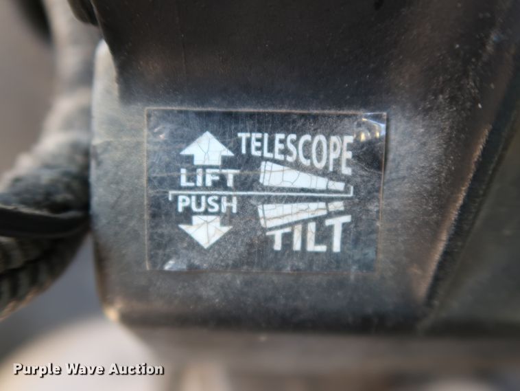 image for item DG7010 2002 Freightliner FLD semi truck