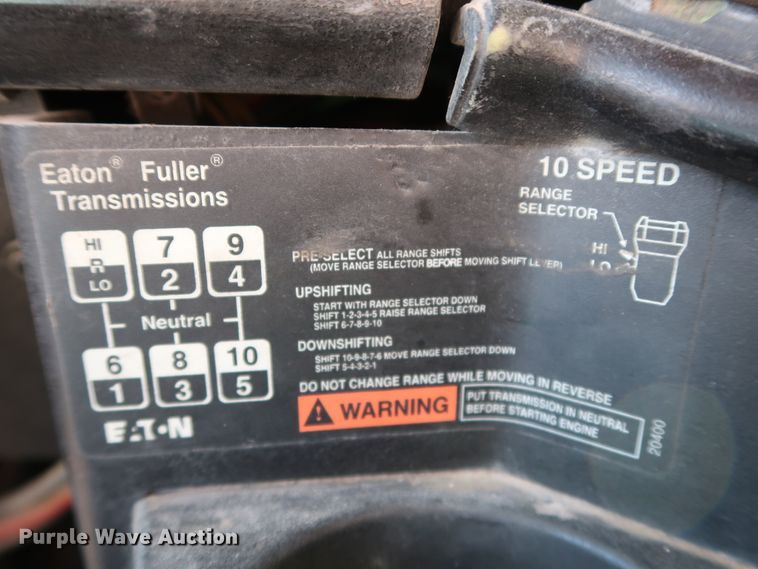 image for item DG7010 2002 Freightliner FLD semi truck