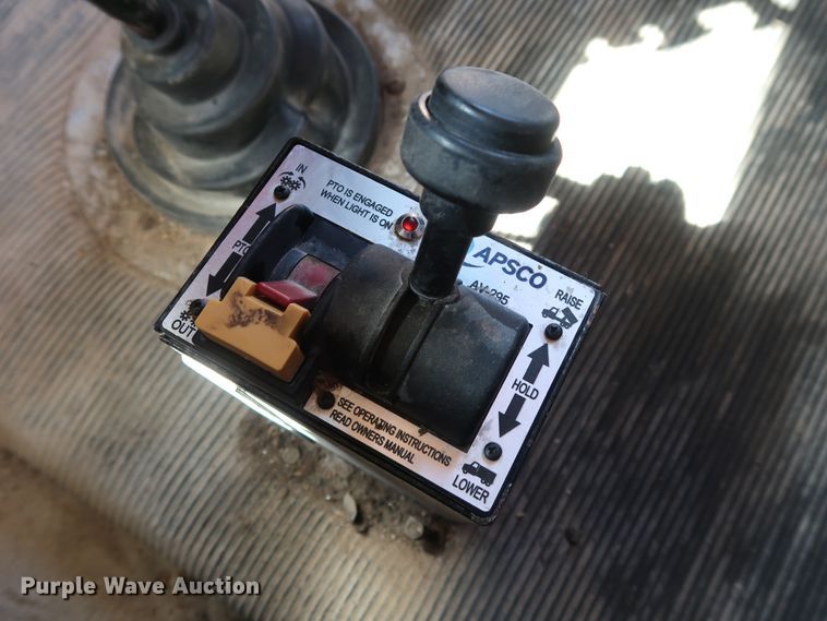 image for item DG7010 2002 Freightliner FLD semi truck