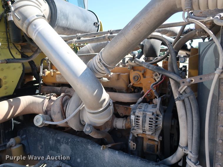 image for item DG7010 2002 Freightliner FLD semi truck