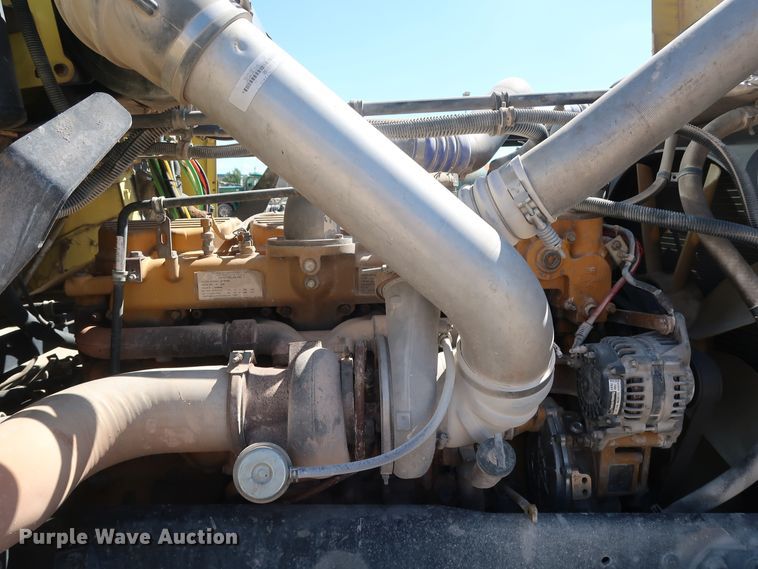 image for item DG7010 2002 Freightliner FLD semi truck