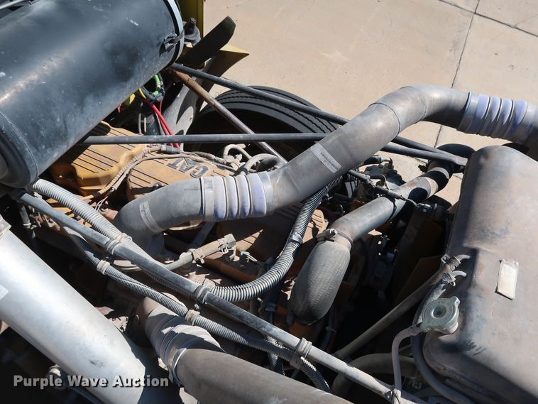 image for item DG7010 2002 Freightliner FLD semi truck