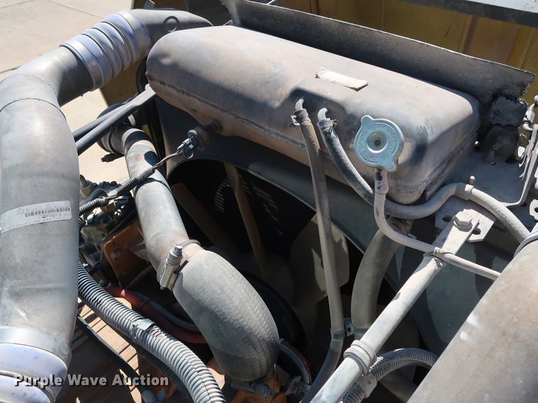 image for item DG7010 2002 Freightliner FLD semi truck