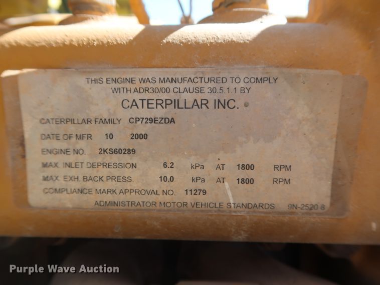 image for item DG7010 2002 Freightliner FLD semi truck