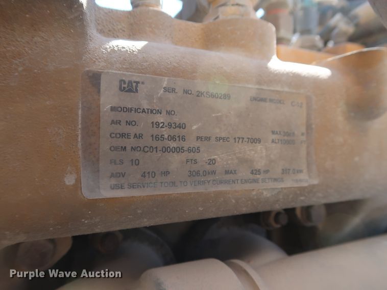 image for item DG7010 2002 Freightliner FLD semi truck