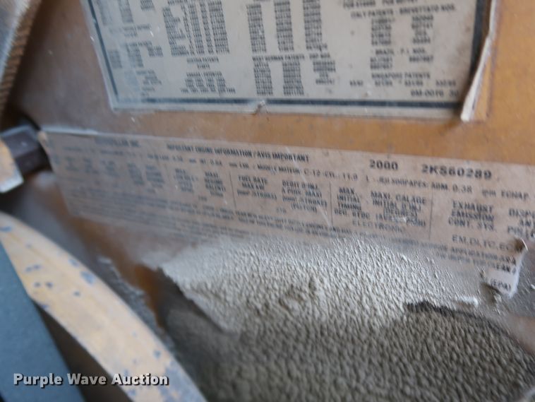 image for item DG7010 2002 Freightliner FLD semi truck