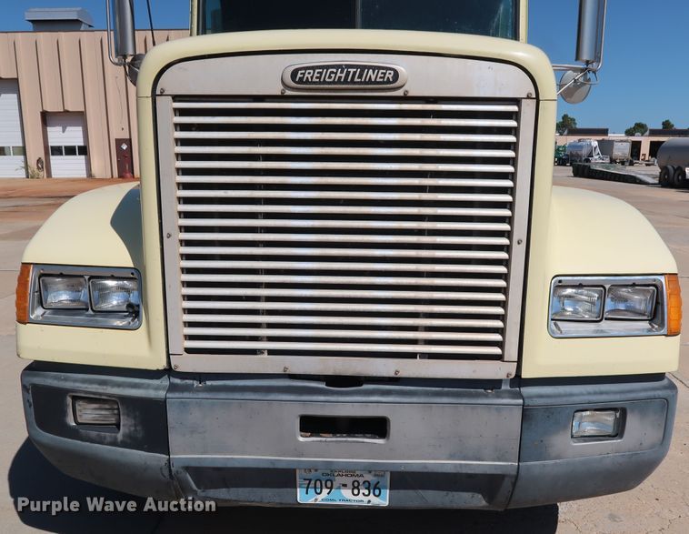 image for item DG7010 2002 Freightliner FLD semi truck