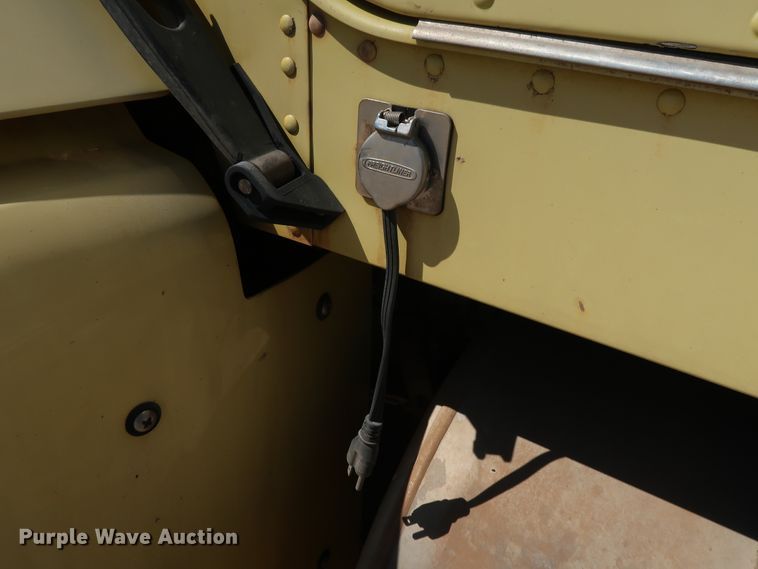 image for item DG7010 2002 Freightliner FLD semi truck