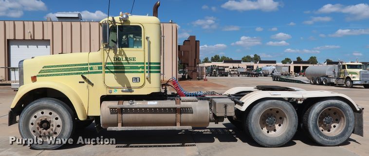 image for item DG7011 2008 Freightliner FLD semi truck