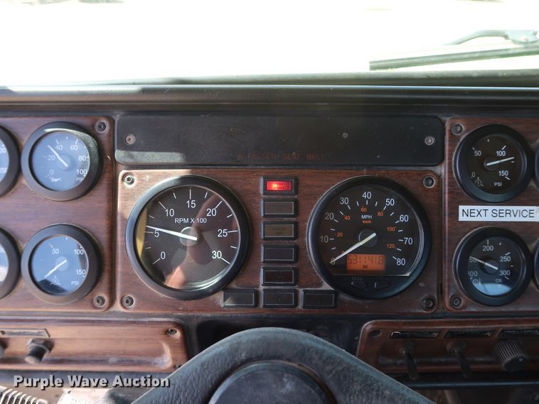 image for item DG7011 2008 Freightliner FLD semi truck