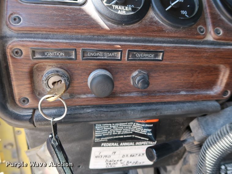 image for item DG7011 2008 Freightliner FLD semi truck