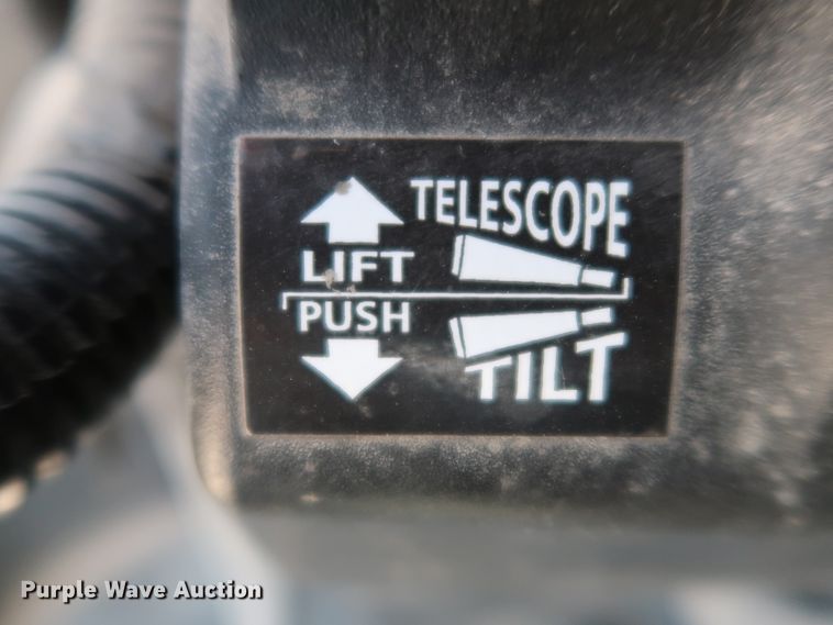 image for item DG7011 2008 Freightliner FLD semi truck