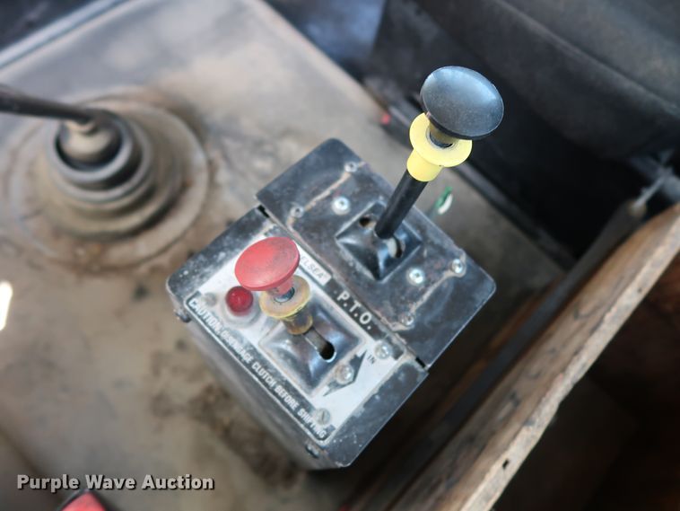 image for item DG7011 2008 Freightliner FLD semi truck