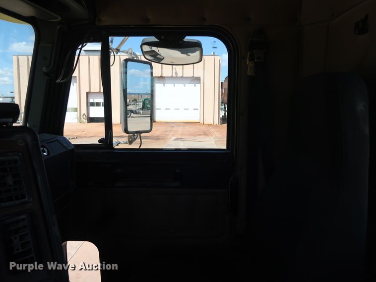 image for item DG7011 2008 Freightliner FLD semi truck