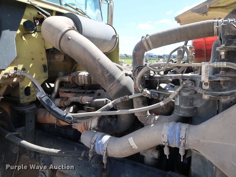 image for item DG7011 2008 Freightliner FLD semi truck