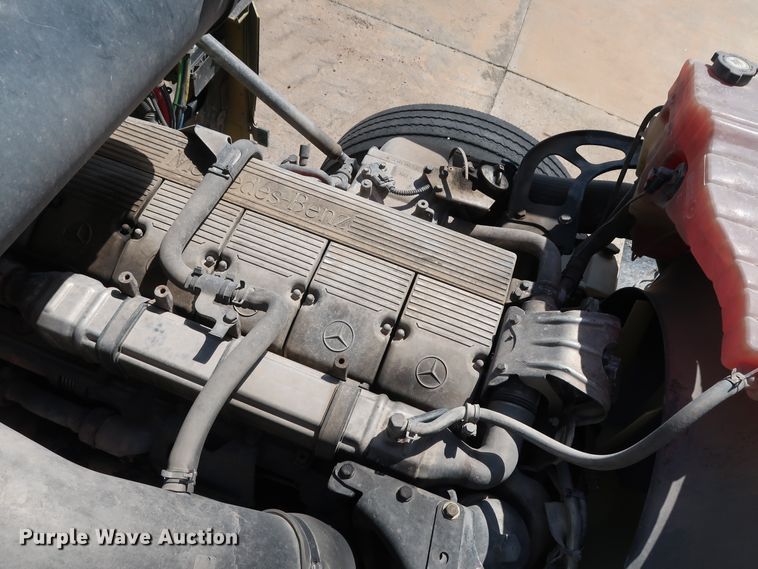 image for item DG7011 2008 Freightliner FLD semi truck