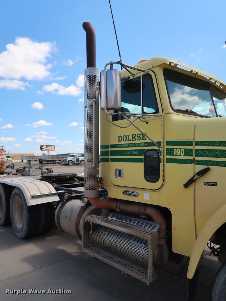 image for item DG7011 2008 Freightliner FLD semi truck