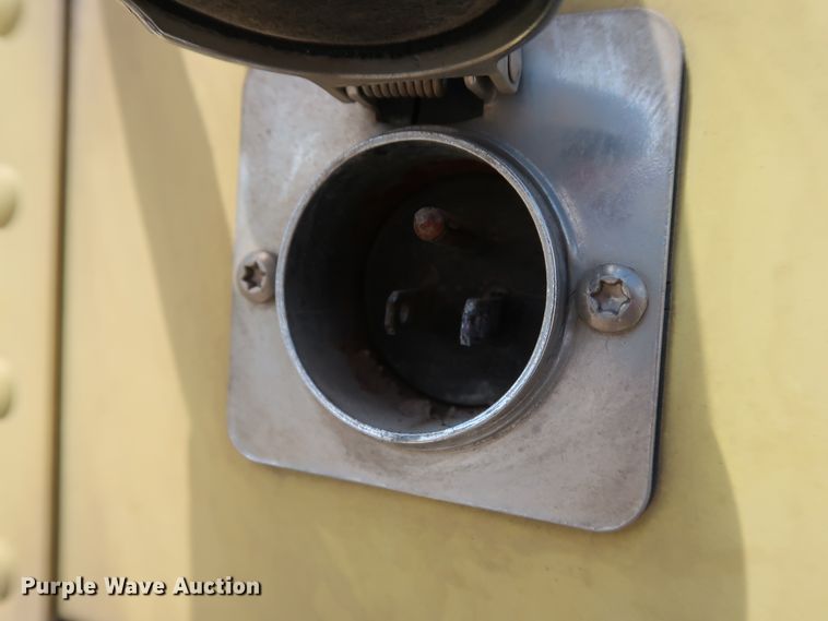 image for item DG7011 2008 Freightliner FLD semi truck