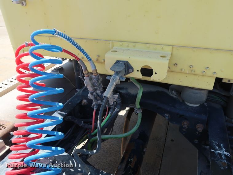 image for item DG7011 2008 Freightliner FLD semi truck