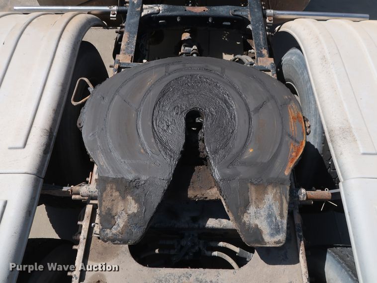 image for item DG7011 2008 Freightliner FLD semi truck