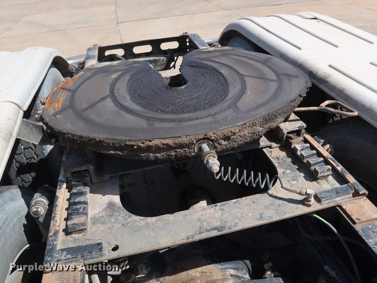 image for item DG7011 2008 Freightliner FLD semi truck