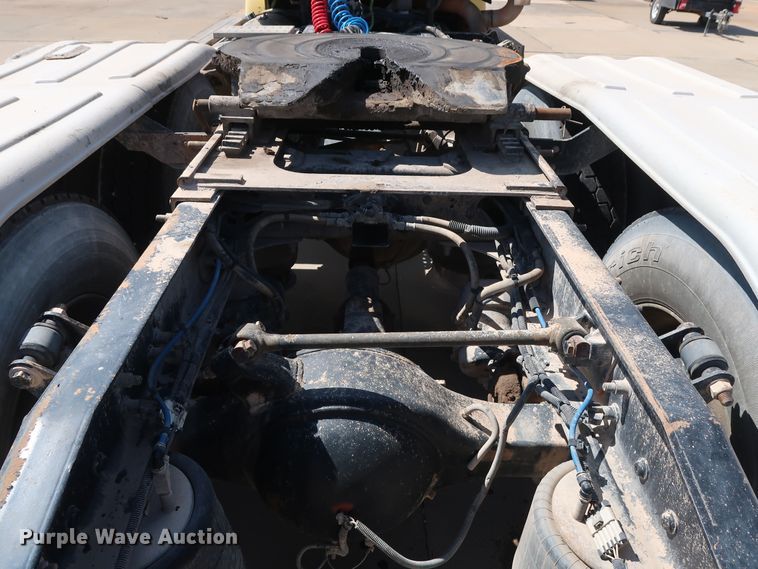 image for item DG7011 2008 Freightliner FLD semi truck