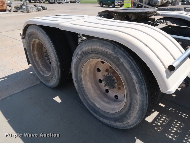 image for item DG7011 2008 Freightliner FLD semi truck