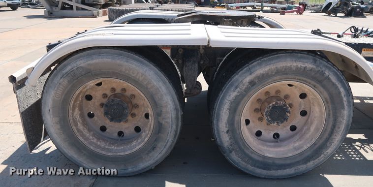 image for item DG7011 2008 Freightliner FLD semi truck